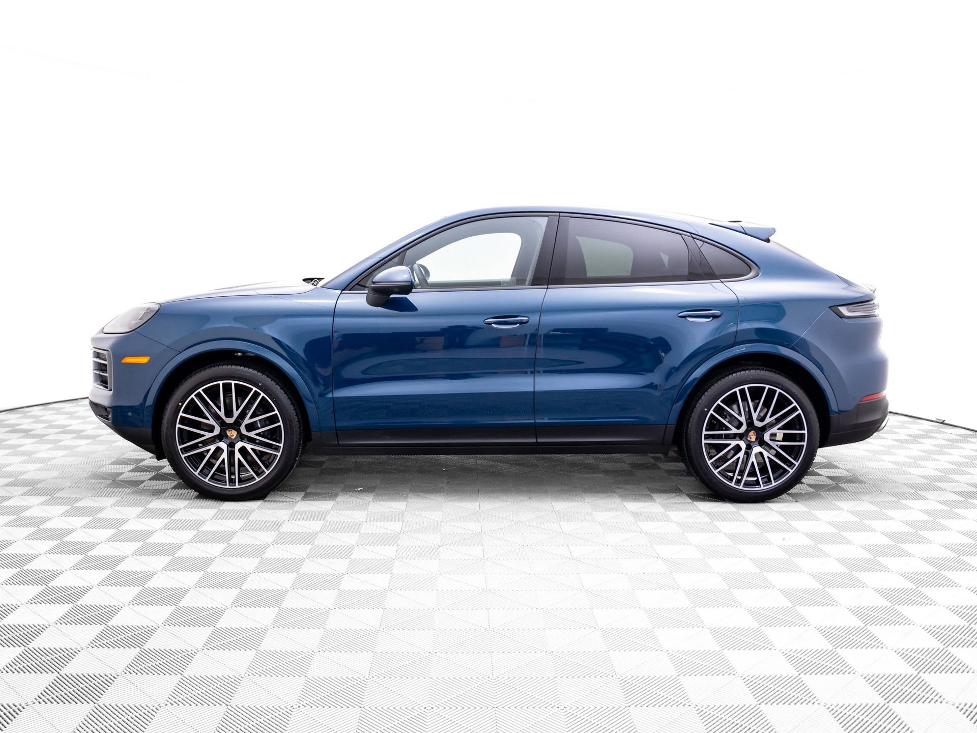 New 2026 Porsche Cayenne Coupe AWD/4WD image 2