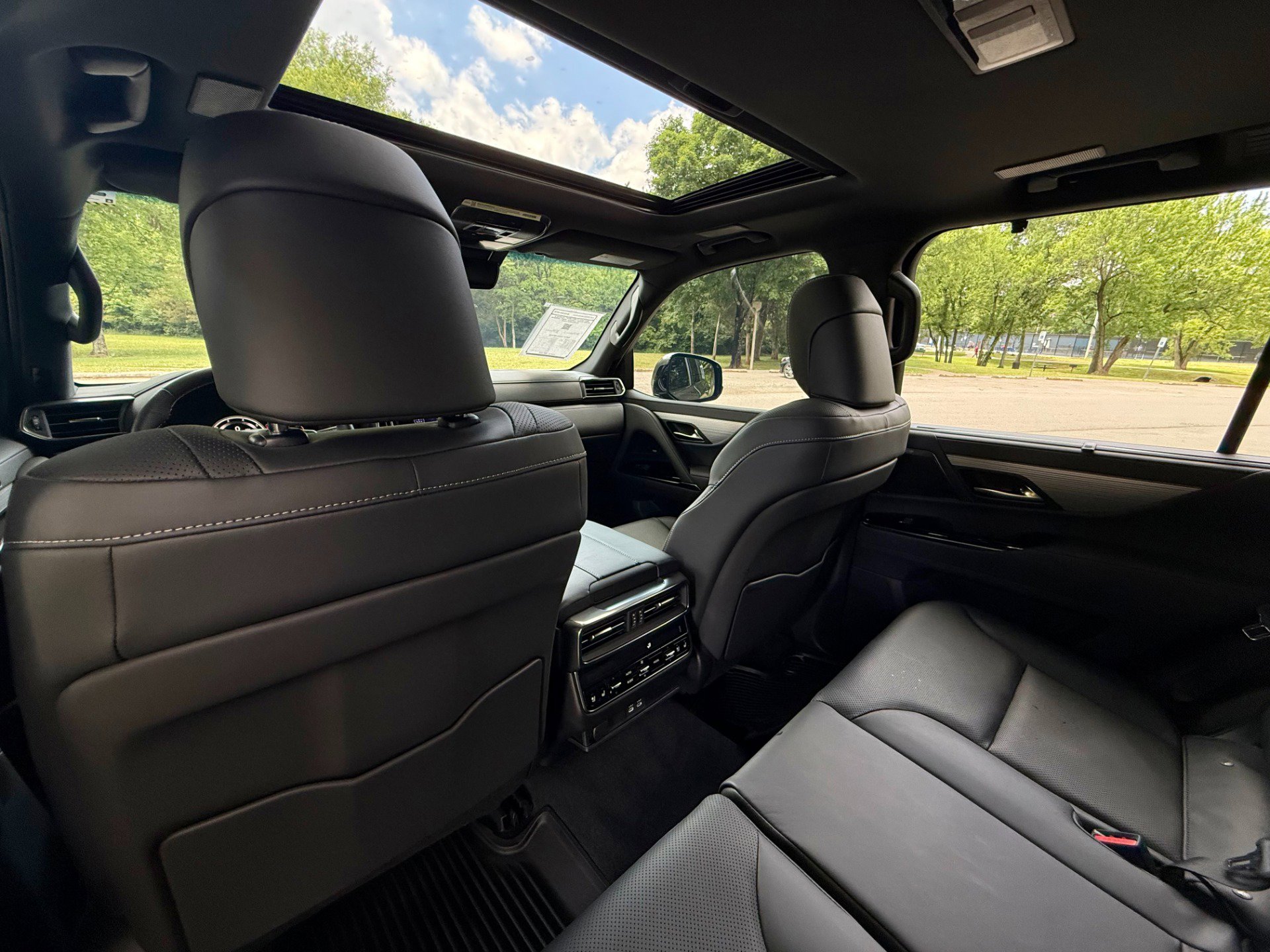 Used 2024 Lexus LX 600 F Sport AWD/4WD image 15
