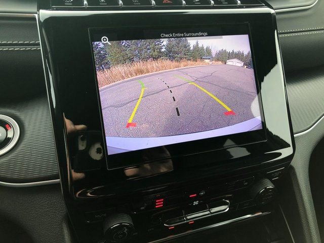 Used 2024 Jeep Grand Cherokee L Laredo image 8