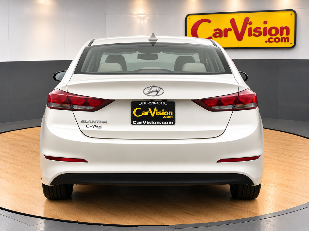 Used 2017 Hyundai Elantra SE FWD image 3