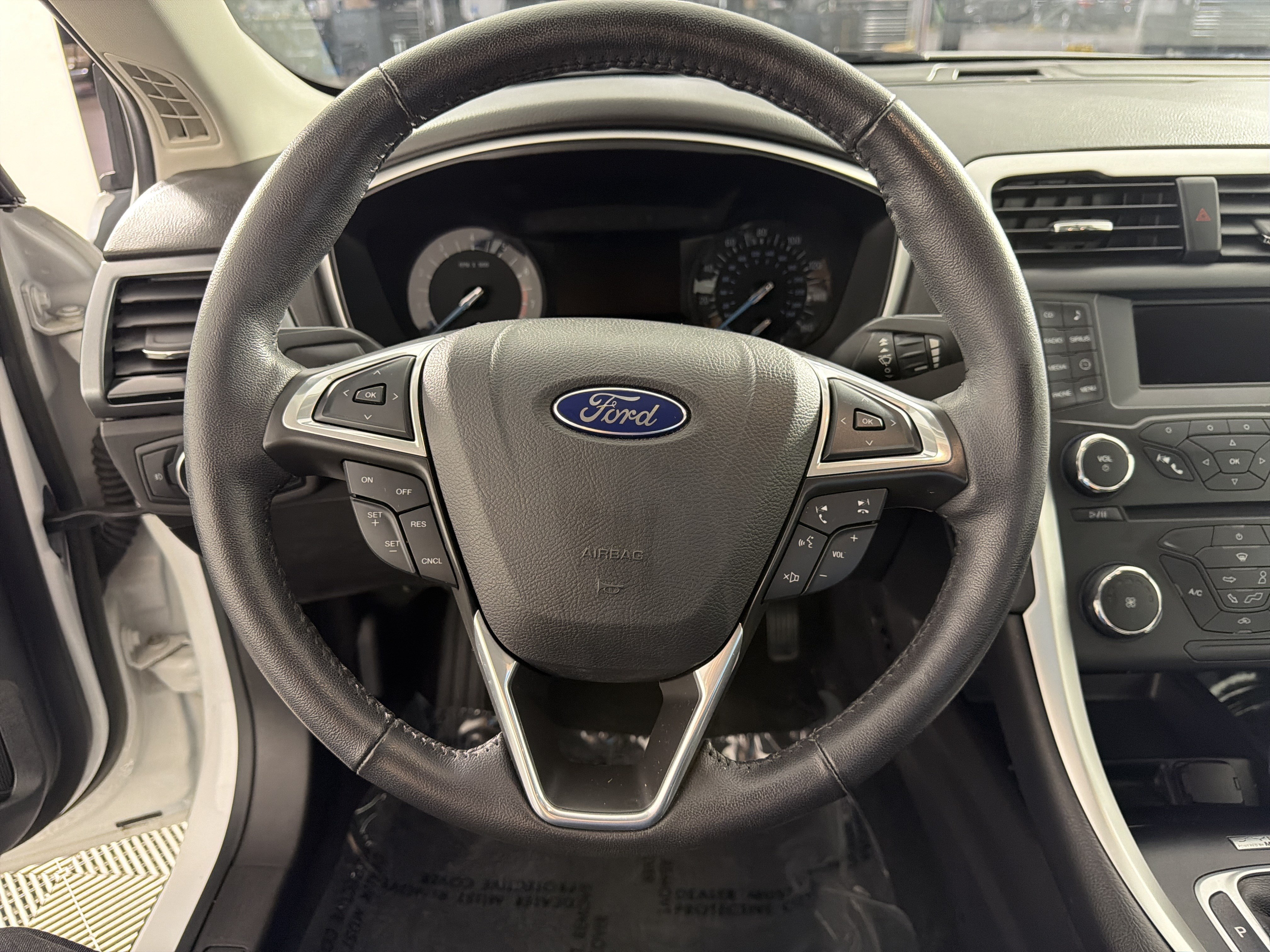 Used 2013 Ford Fusion SE FWD image 17