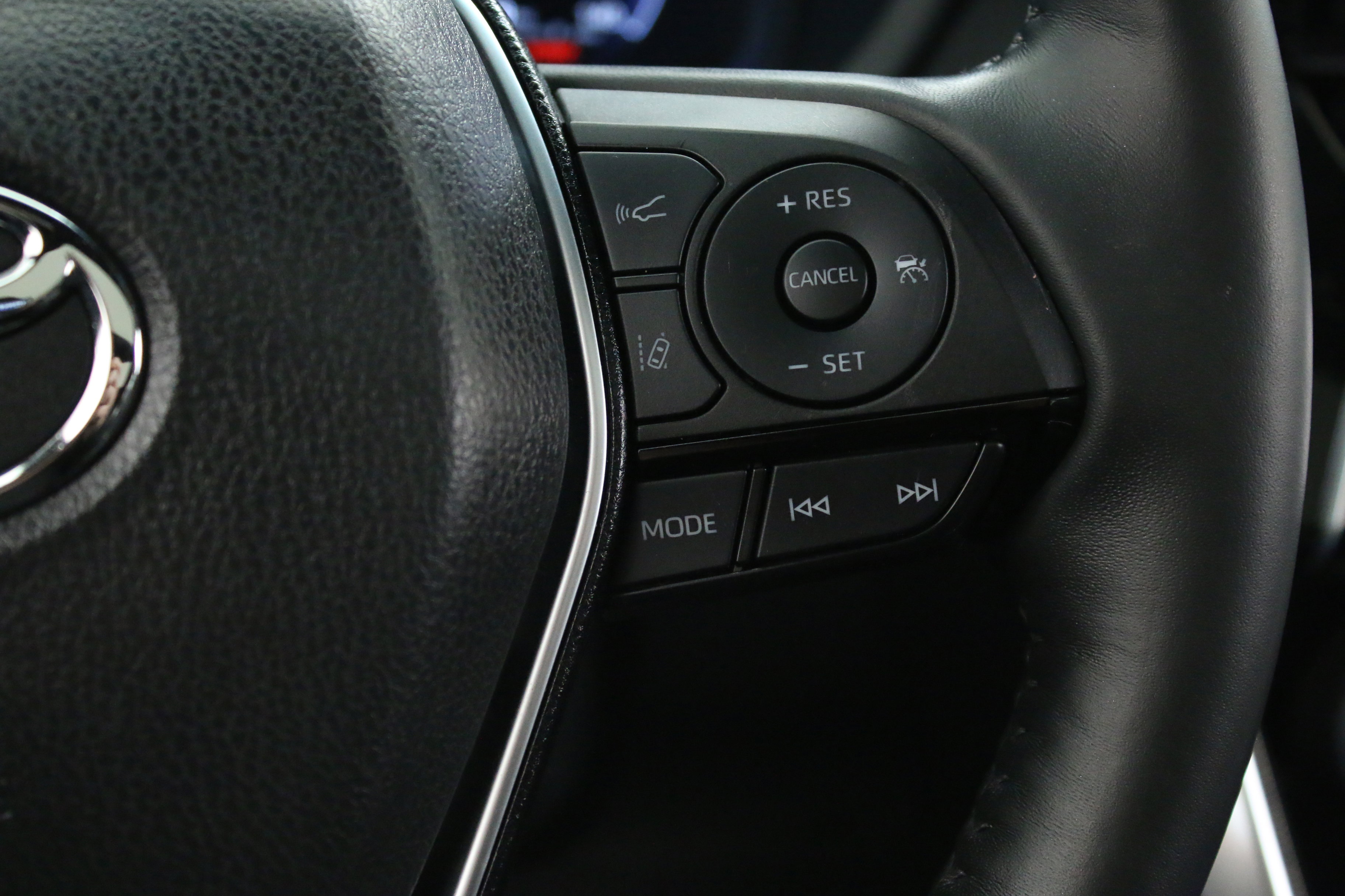 Used 2024 Toyota Venza Limited image 15