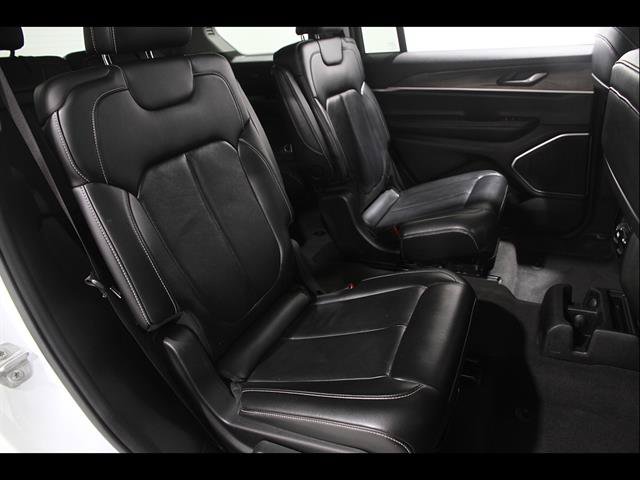 Used 2021 Jeep Grand Cherokee L Limited AWD/4WD image 19