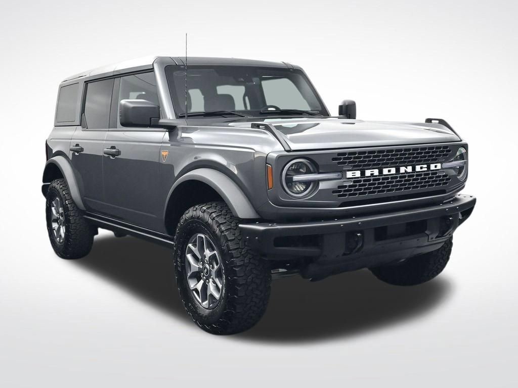 Used 2025 Ford Bronco Badlands AWD/4WD image 3