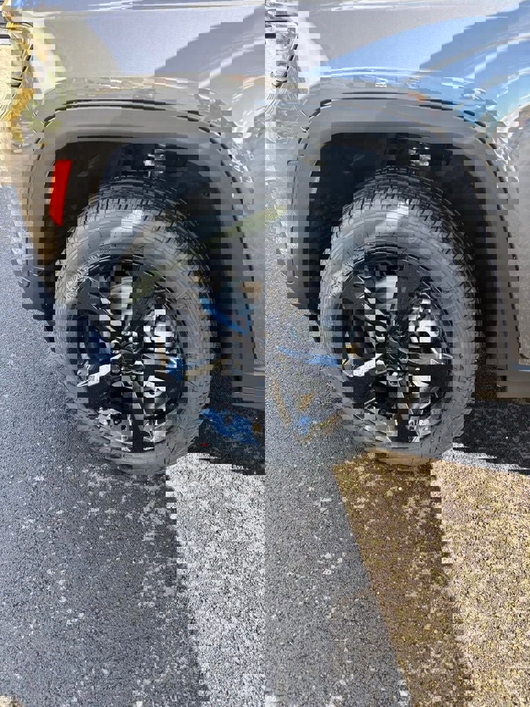 New 2025 Jeep Grand Cherokee Limited w/ Black Appearance Package image 26