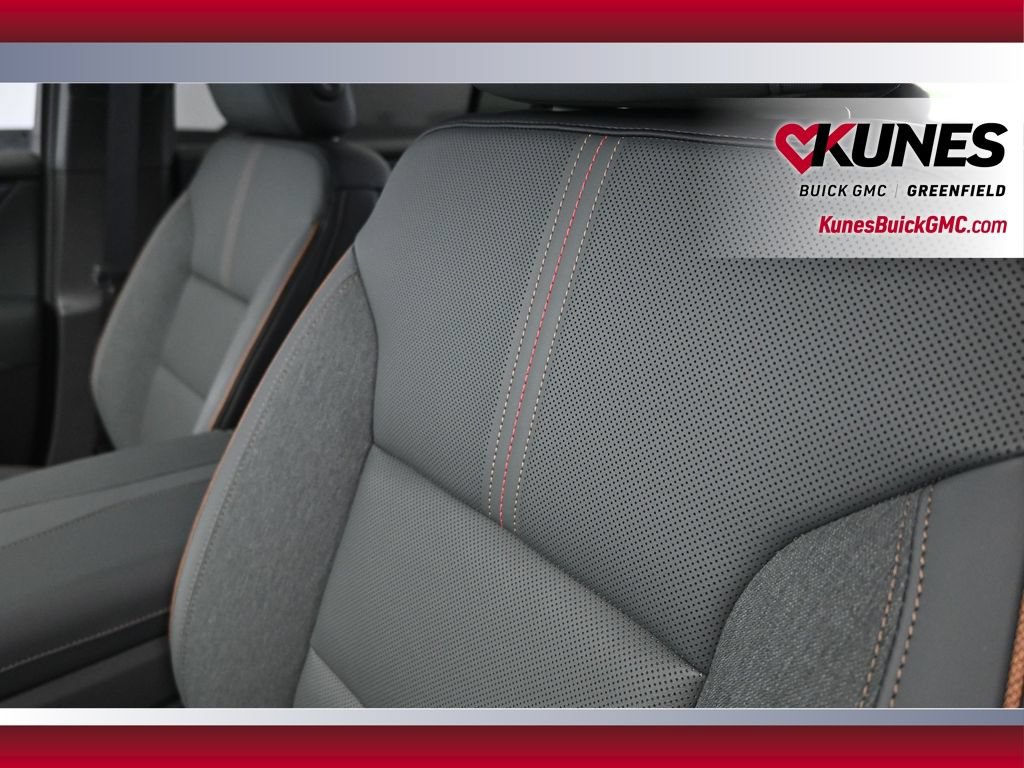New 2025 GMC Acadia AT4 w/ LPO, Floor Liner Package AWD/4WD image 18