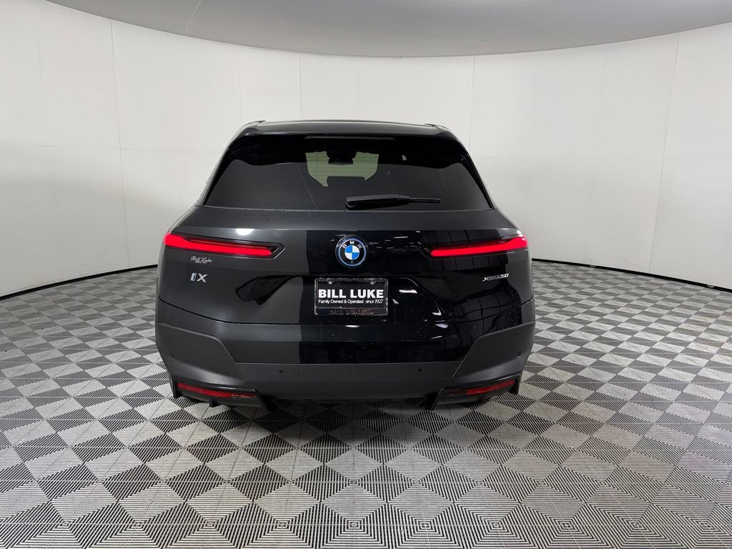 Used 2024 BMW iX xDrive50 AWD/4WD image 7