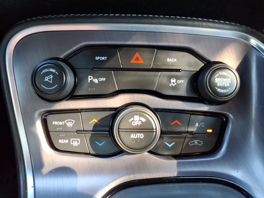 Used 2016 Dodge Challenger R/T Plus RWD image 20
