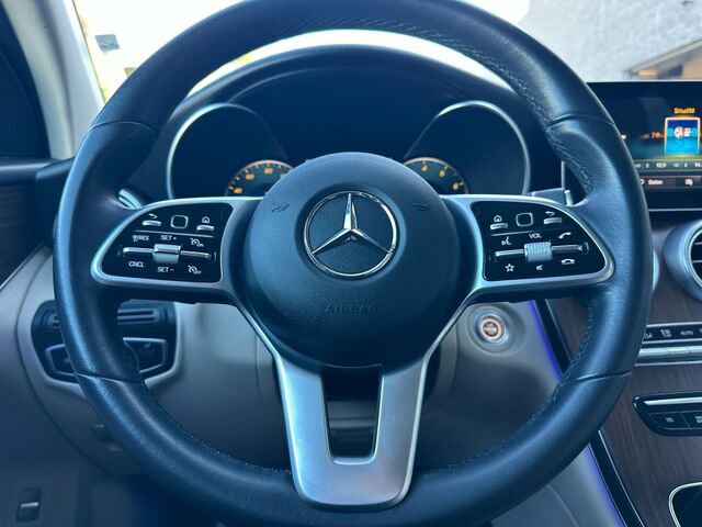 Used 2022 Mercedes-Benz GLC 300 w/ Multimedia Package Lite image 27