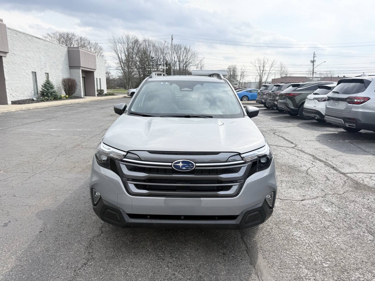 Used 2025 Subaru Forester Premium AWD/4WD image 3