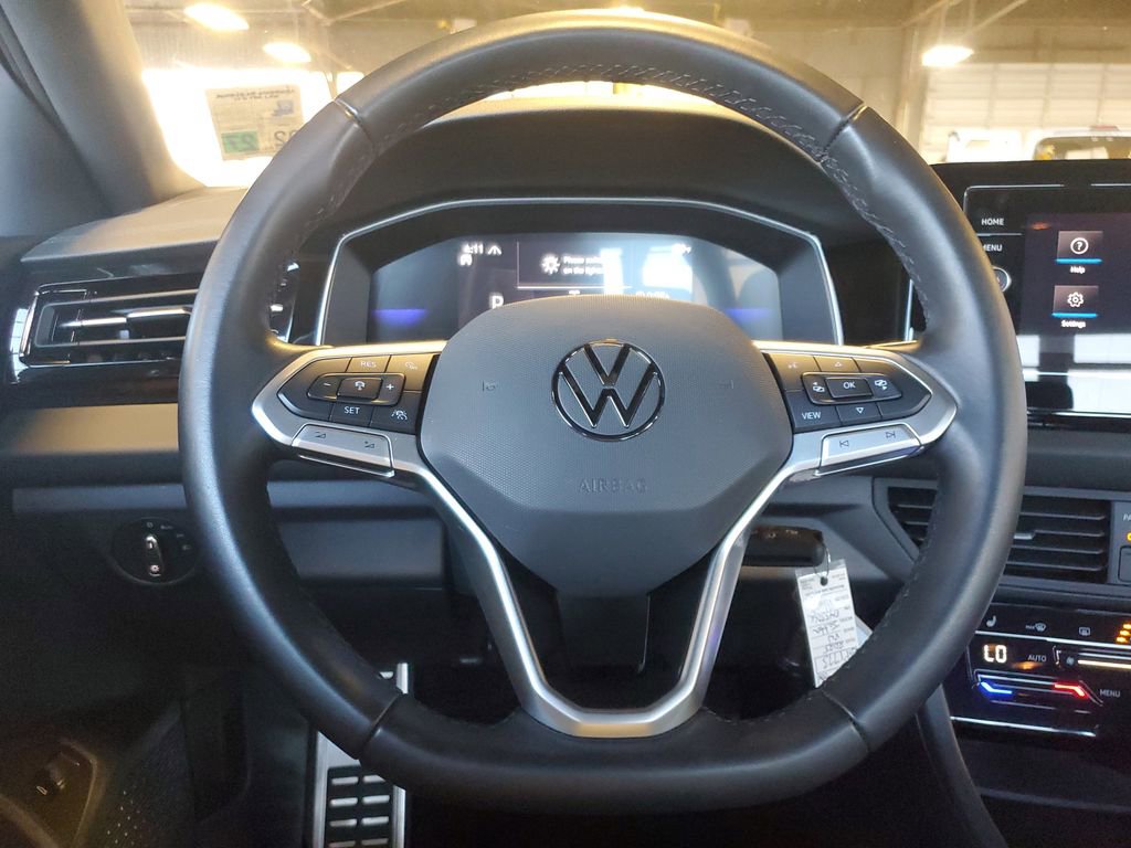 Used 2025 Volkswagen Jetta Sport image 14