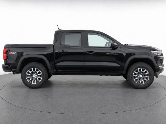 Used 2024 Chevrolet Colorado Z71 w/ Z71 Convenience Package 2 AWD/4WD image 8