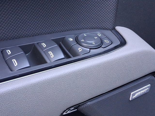 Used 2025 Chevrolet Silverado 1500 ZR2 w/ Technology Package image 20