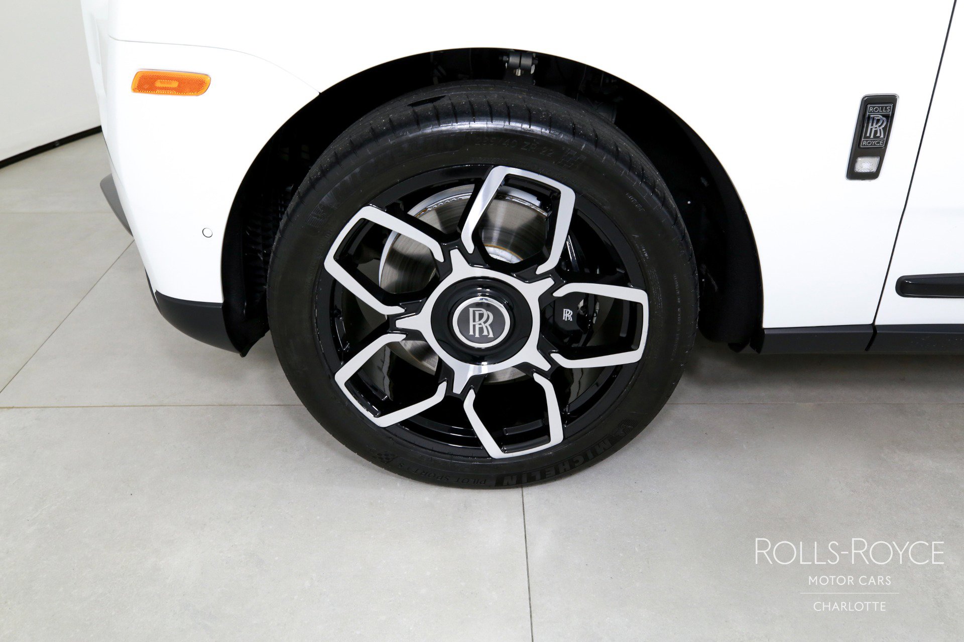 Used 2023 Rolls-Royce Cullinan Black Badge w/ Driver's Package image 43