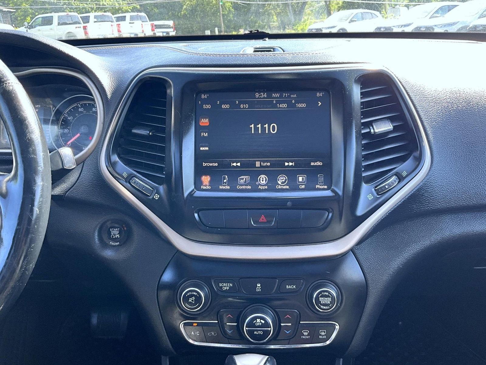 Used 2014 Jeep Cherokee Latitude w/ Comfort/Convenience Group AWD/4WD image 14