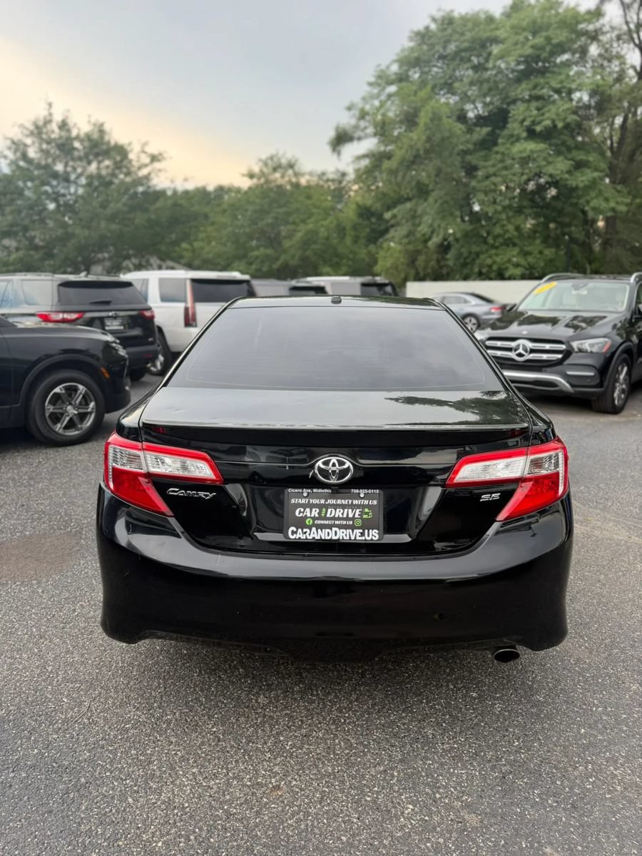 Used 2012 Toyota Camry SE FWD image 4