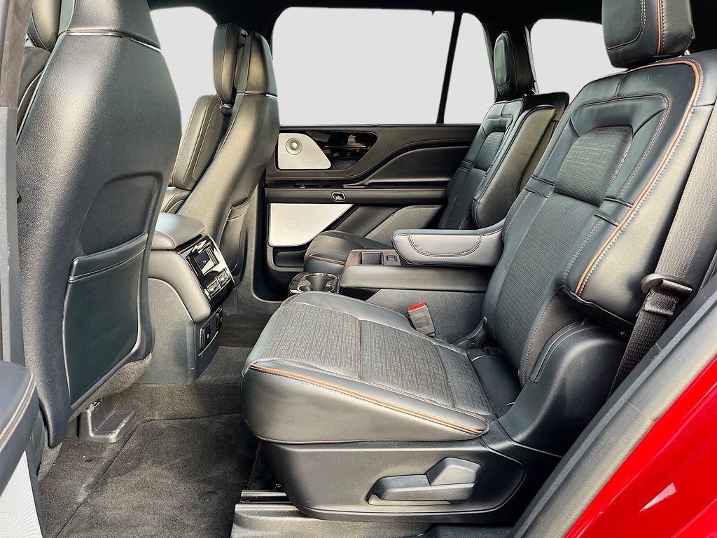 Used 2025 Lincoln Aviator Black Label image 24