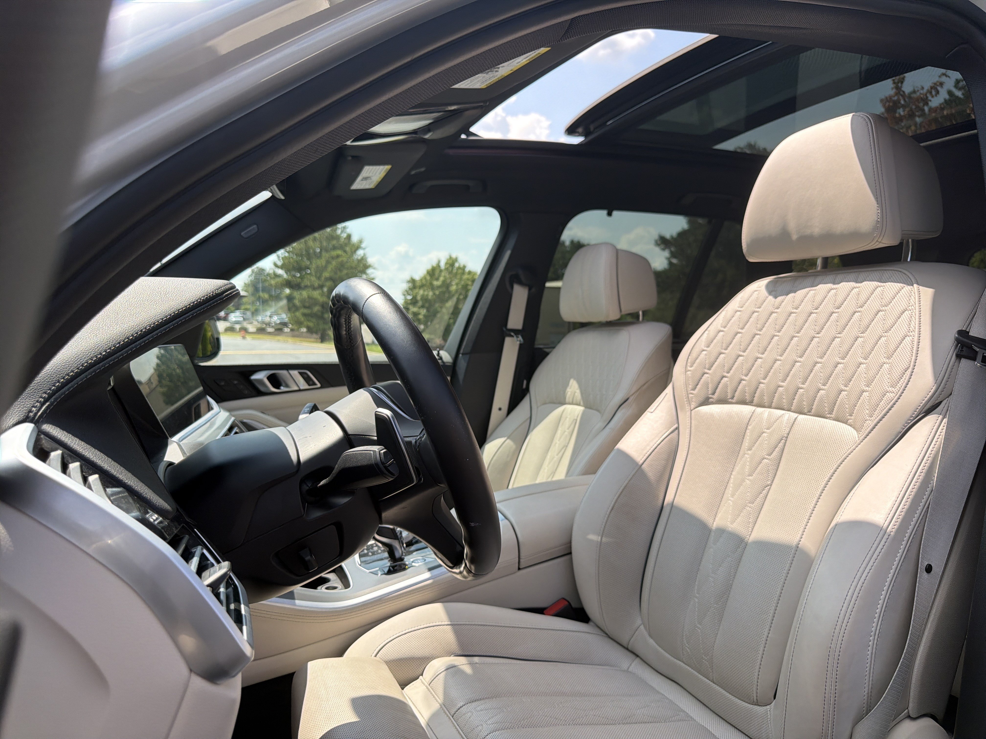 Used 2022 BMW X5 M50i w/ Executive Package AWD/4WD image 7