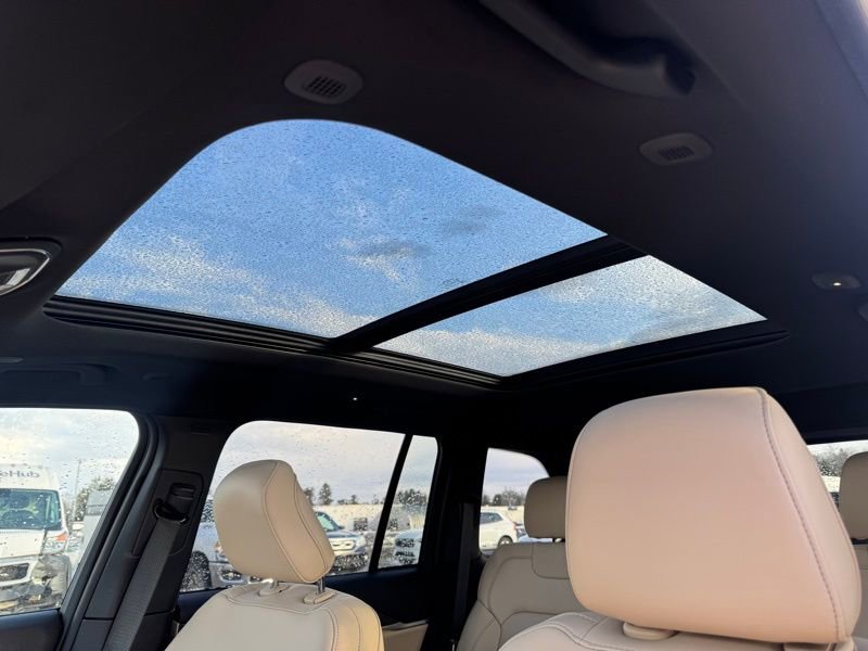 New 2025 Jeep Grand Cherokee Limited w/ Black Appearance Package image 34