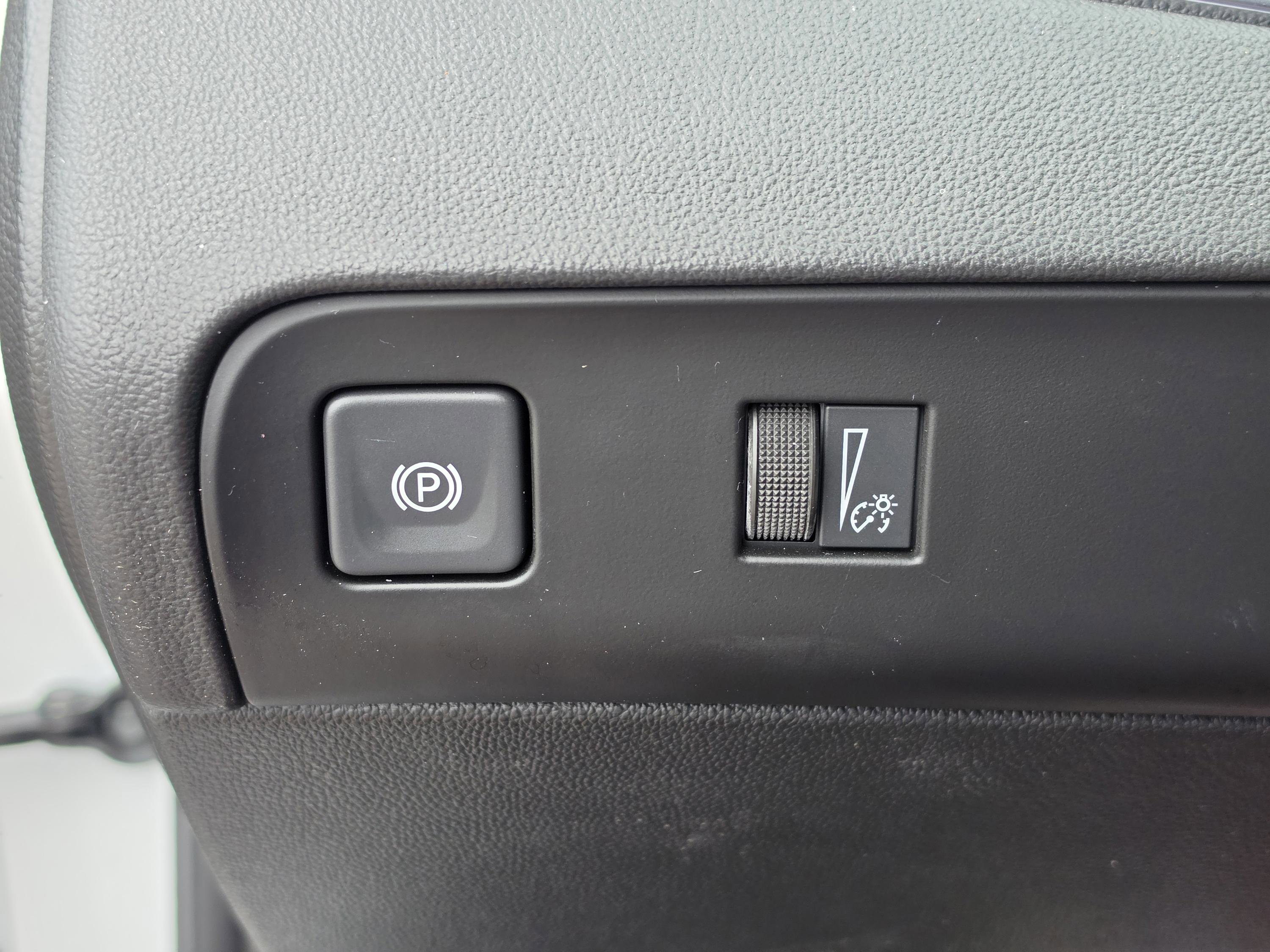 Used 2023 Buick Enclave Essence FWD image 32