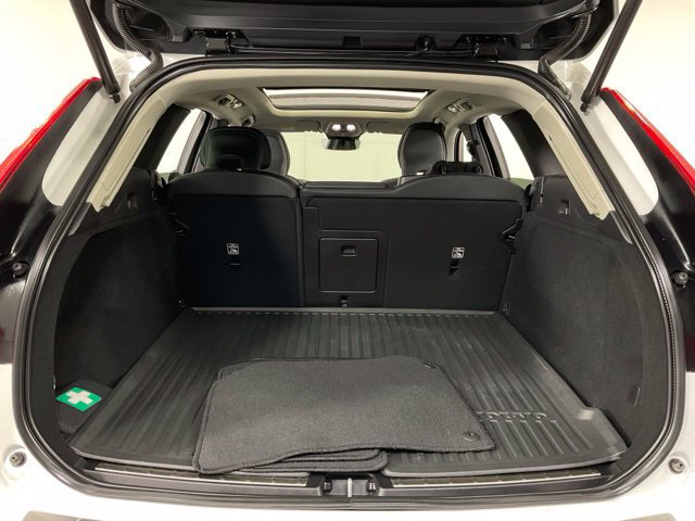 Used 2024 Volvo XC60 B5 Plus w/ Protection Package Premier AWD/4WD image 35