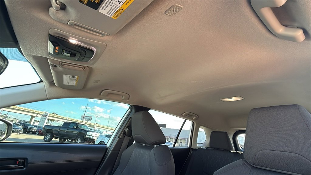 Used 2023 Toyota Corolla Cross LE image 11