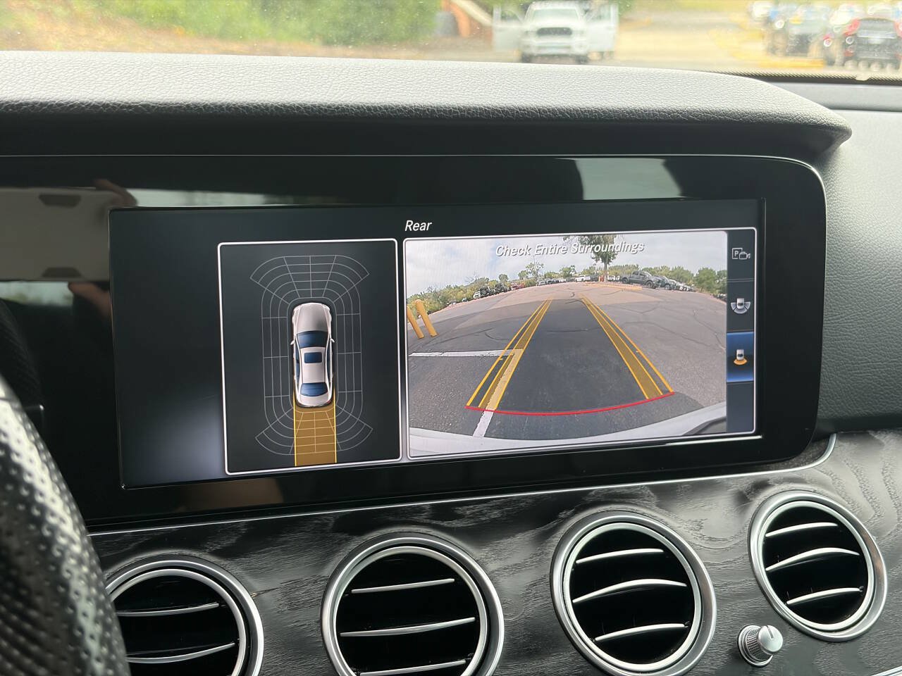 Used 2017 Mercedes-Benz E 300 4MATIC image 32