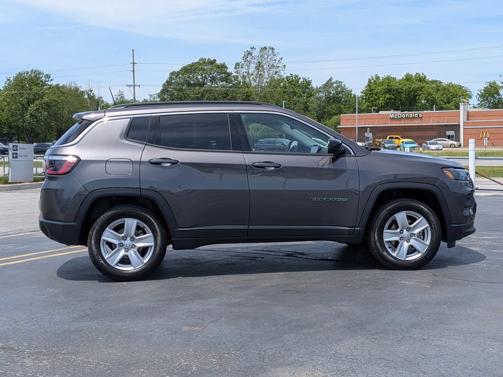 Used 2022 Jeep Compass Latitude w/ Convenience Group AWD/4WD image 8