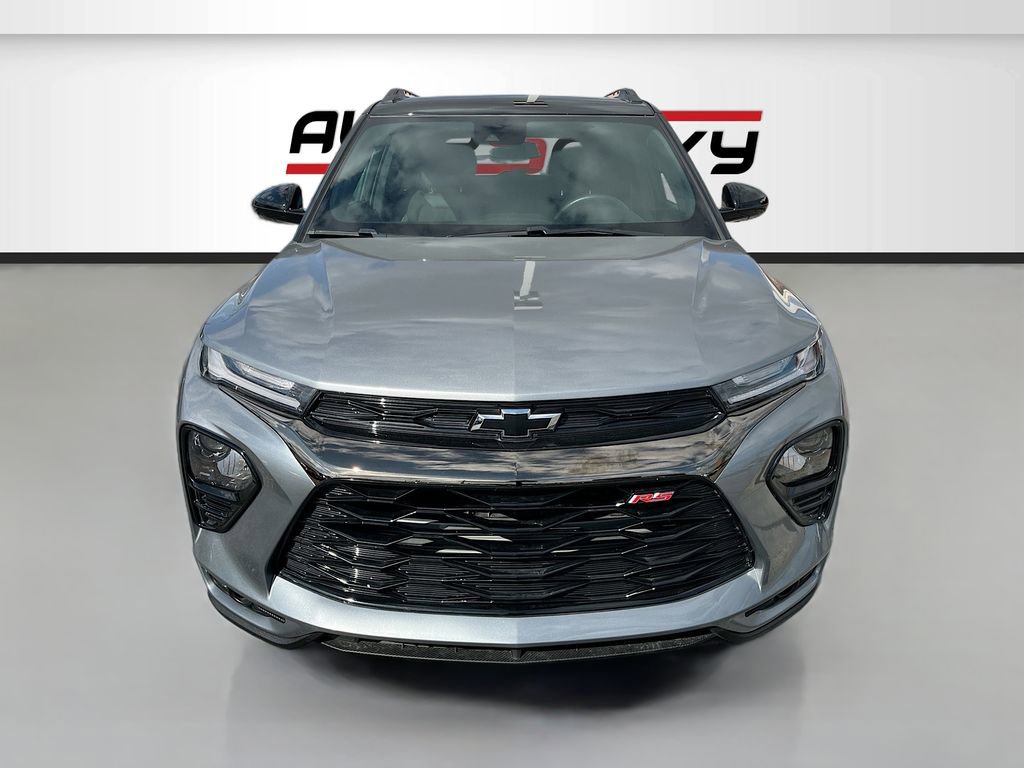 Used 2023 Chevrolet TrailBlazer RS FWD image 2