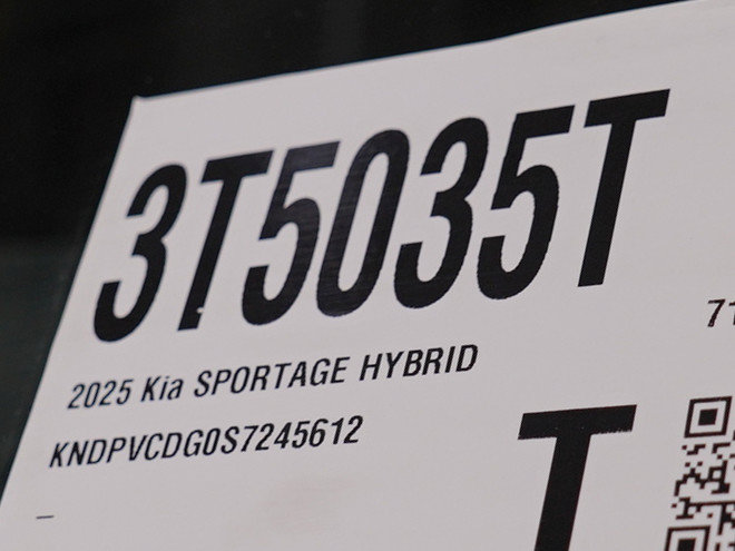 Used 2025 Kia Sportage EX AWD/4WD image 30