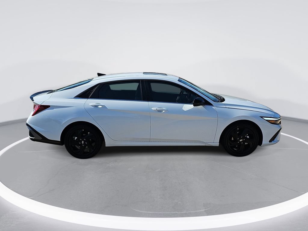 New 2026 Hyundai Elantra SEL Sport Premium FWD image 4