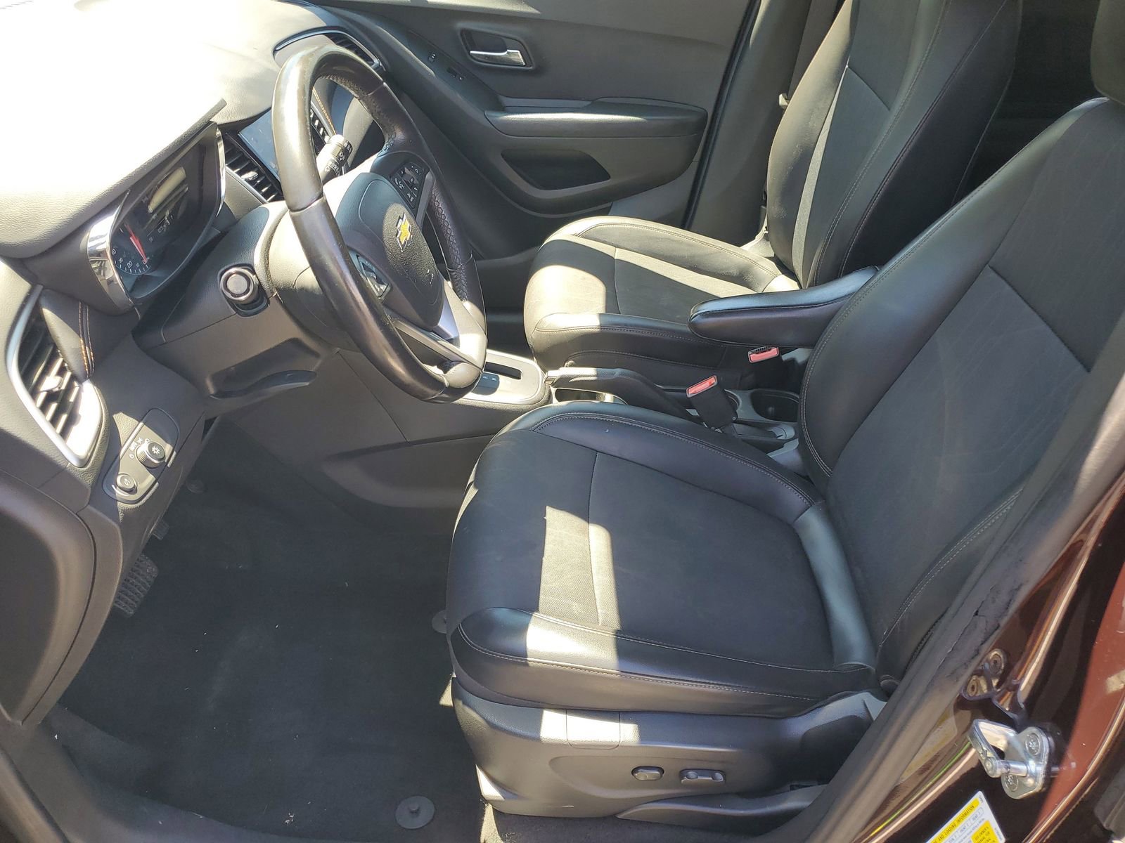 Used 2022 Chevrolet Trax LT w/ Driver Confidence Package AWD/4WD image 5