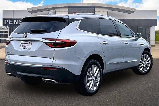 Used 2020 Buick Enclave Premium w/ Sun and Sites Package image 3