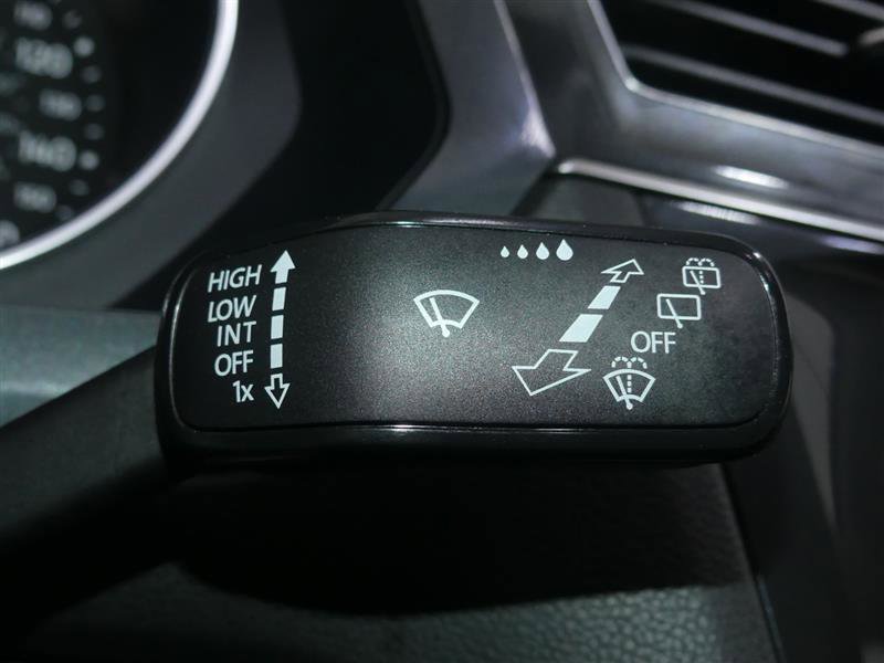 Used 2019 Volkswagen Tiguan SE w/ Panoramic Sunroof Package image 35