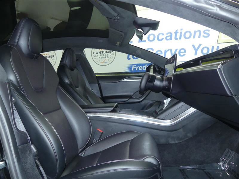 Used 2022 Tesla Model S Plaid image 7