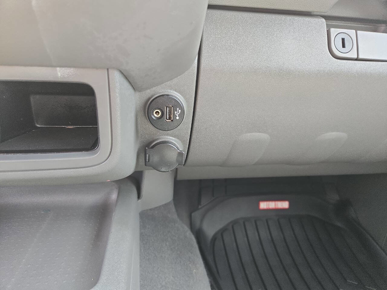 Used 2019 Nissan Frontier SV image 25