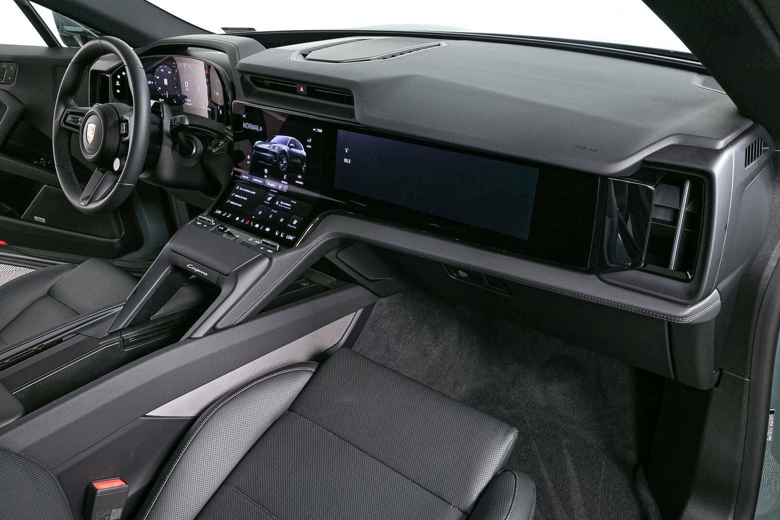 New 2026 Porsche Cayenne Electric AWD/4WD image 25