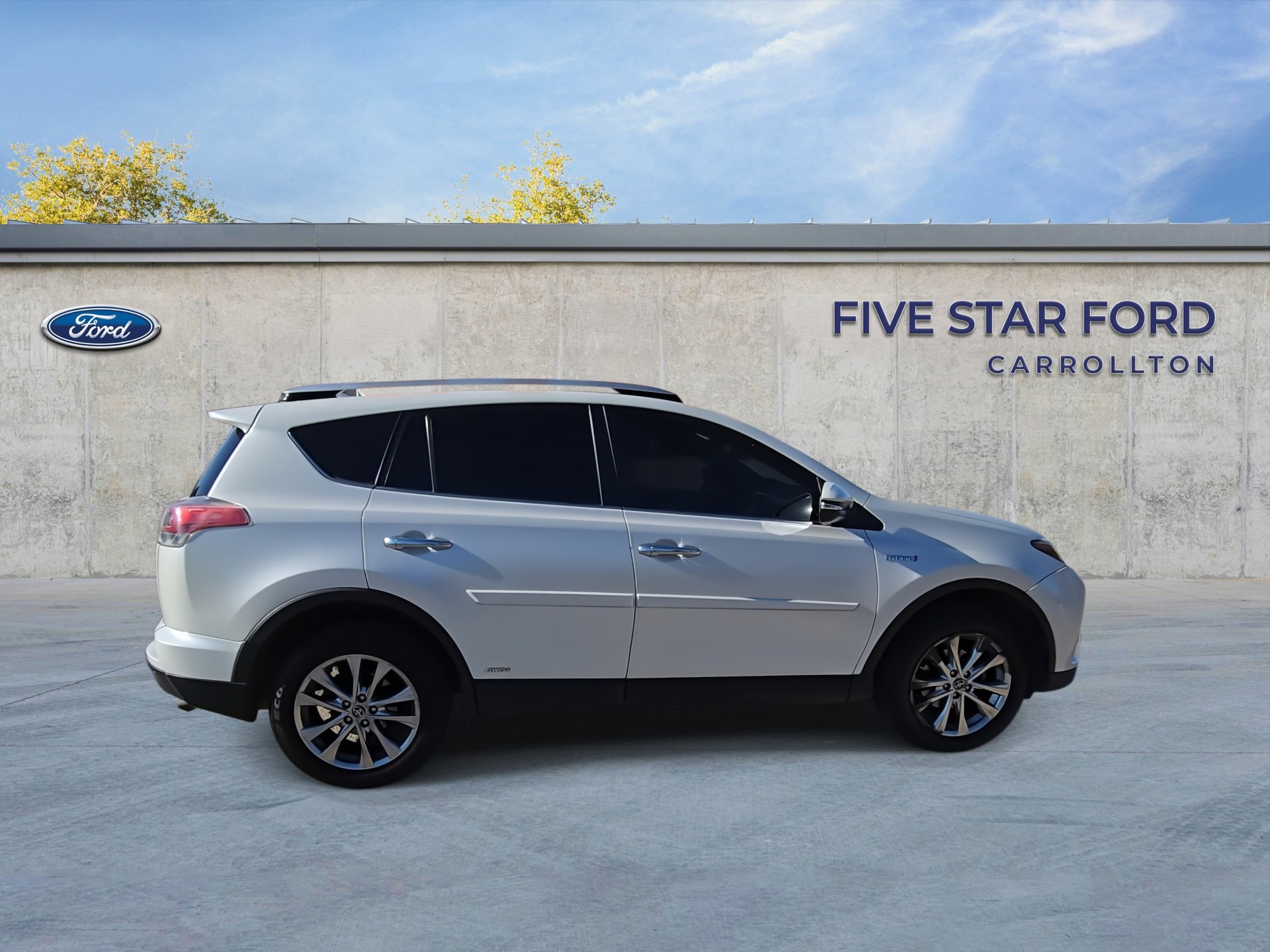 Used 2016 Toyota RAV4 Limited image 10