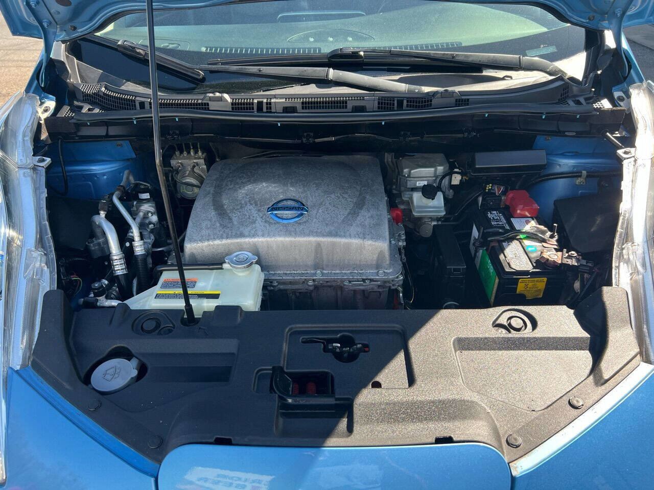 Used 2014 Nissan Leaf SL w/ Premium Package image 18