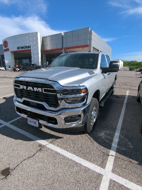 Used 2026 RAM 2500 Tradesman AWD/4WD image 2