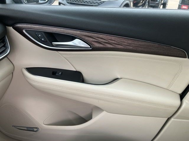 Used 2022 Buick Envision Avenir w/ Technology Package II AWD/4WD image 21
