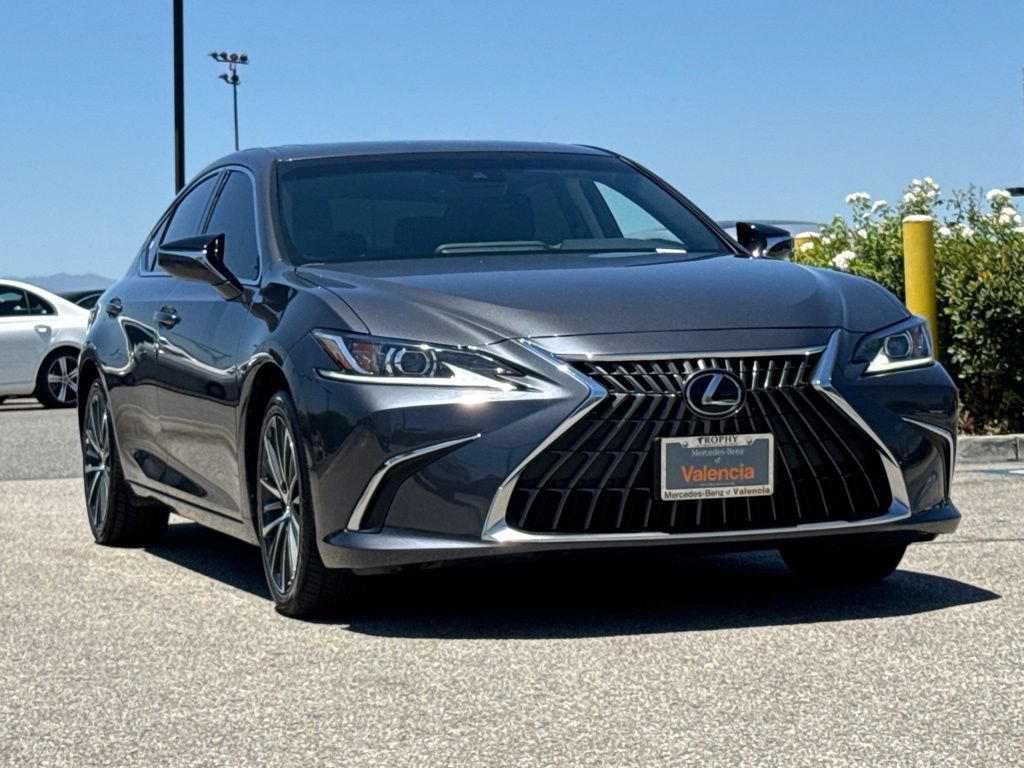 Used 2025 Lexus ES 350 w/ Premium Package FWD image 4