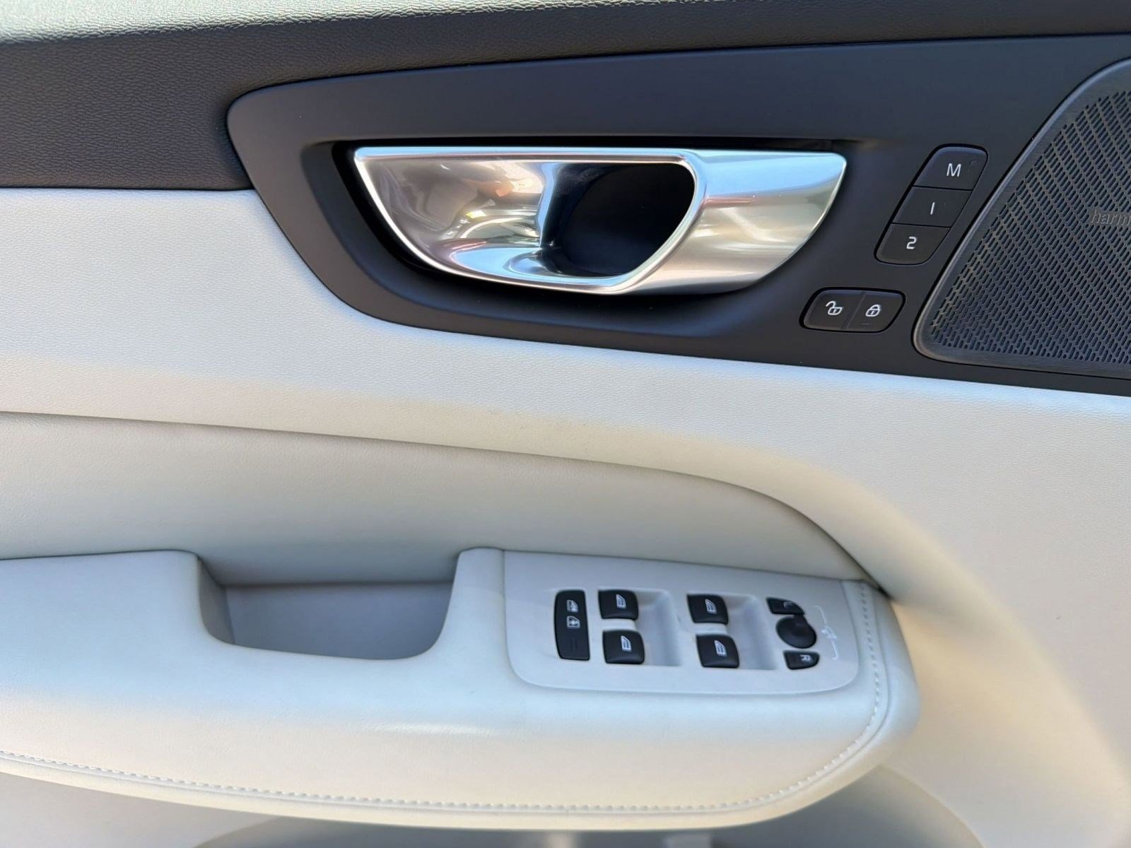 New 2026 Volvo XC60 B5 Ultra w/ Climate Package AWD/4WD image 12