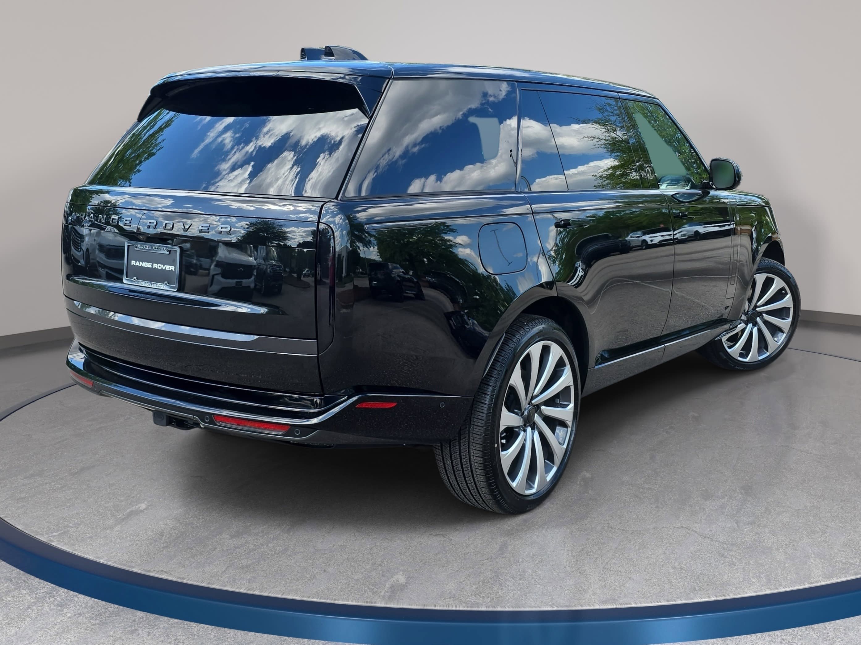 New 2026 Land Rover Range Rover Long Wheelbase SE AWD/4WD image 5