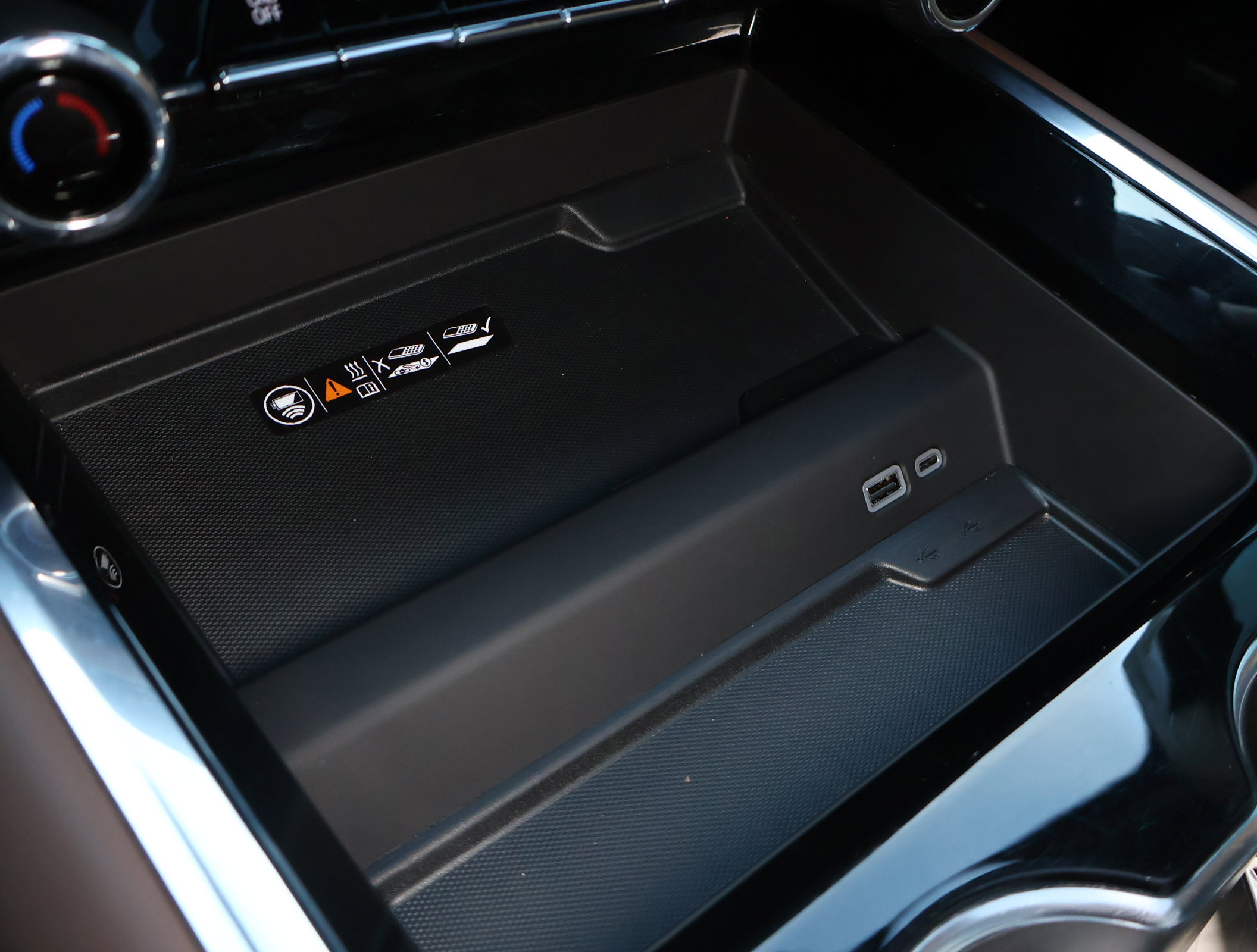 Certified 2025 Chevrolet Suburban High Country image 24