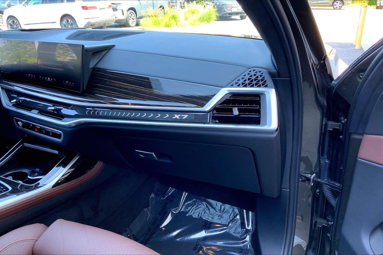 Used 2024 BMW X7 xDrive40i w/ M Sport Package AWD/4WD image 20