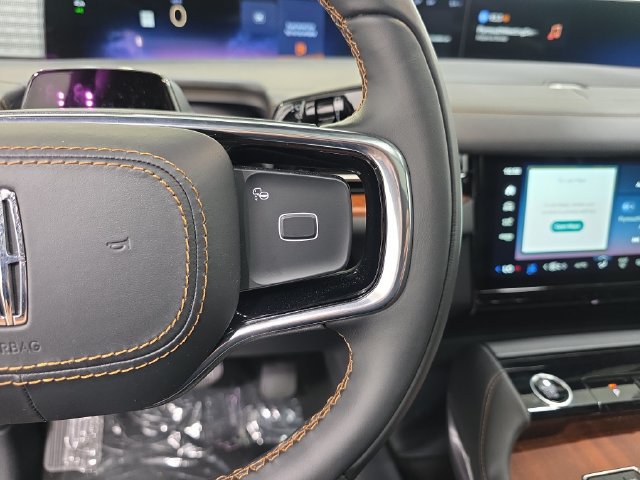 New 2027 Lincoln Navigator Black Label AWD/4WD image 15