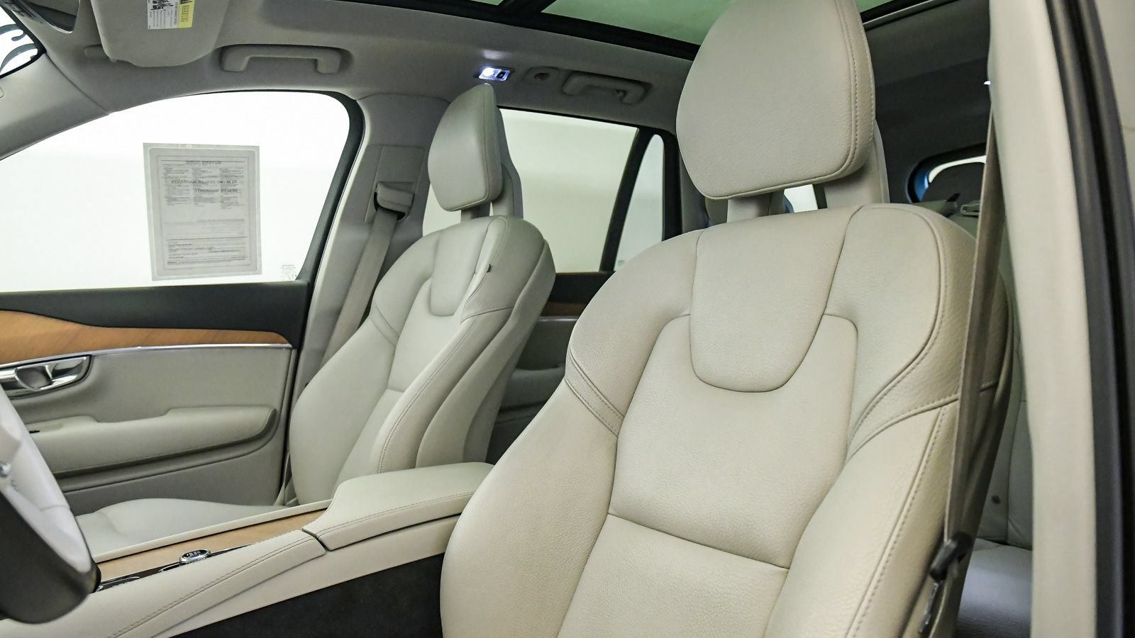 Used 2022 Volvo XC90 T8 Inscription Expression w/ Advanced Package AWD/4WD image 18