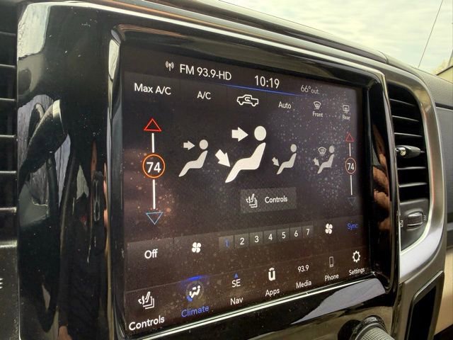 Used 2018 RAM 2500 Limited AWD/4WD image 23