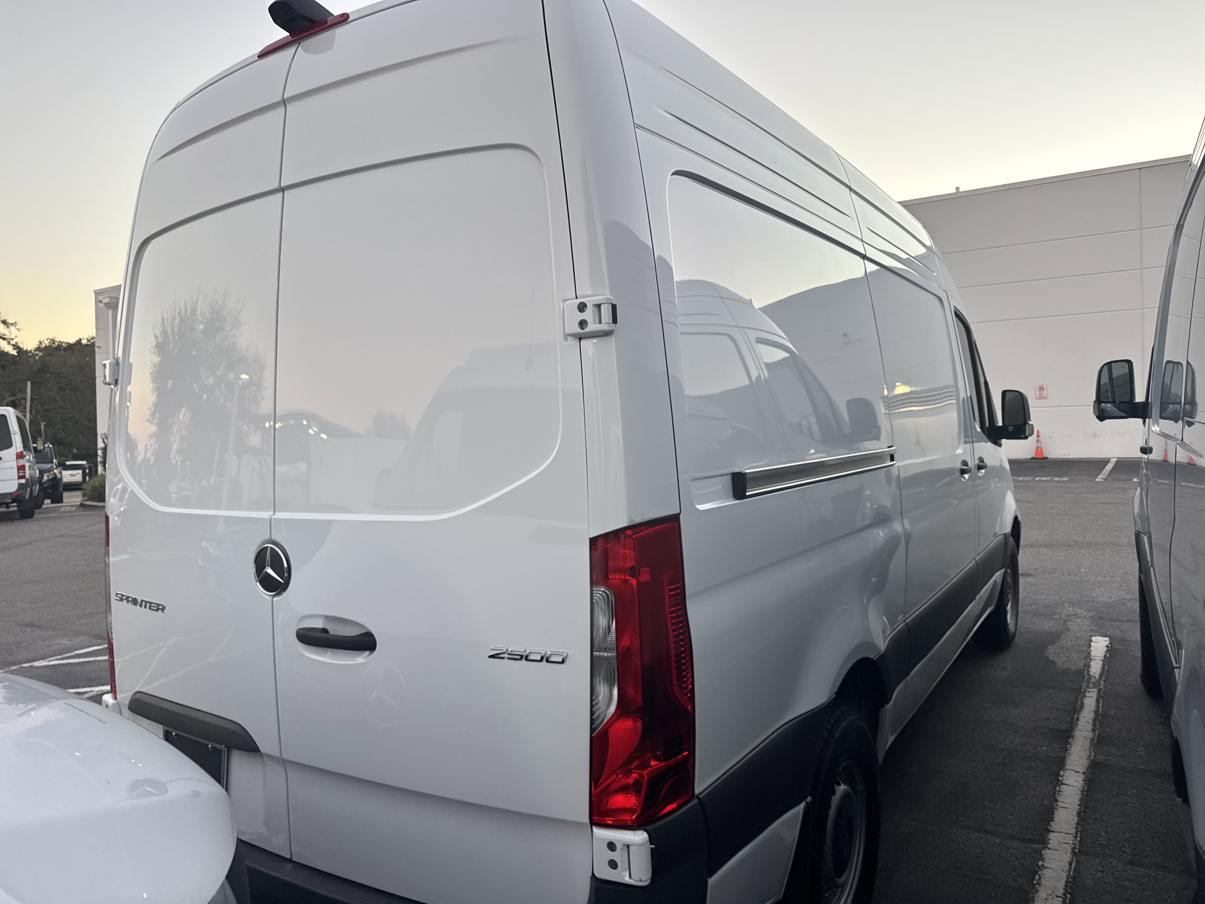 Used 2024 Mercedes-Benz Sprinter 2500 image 2